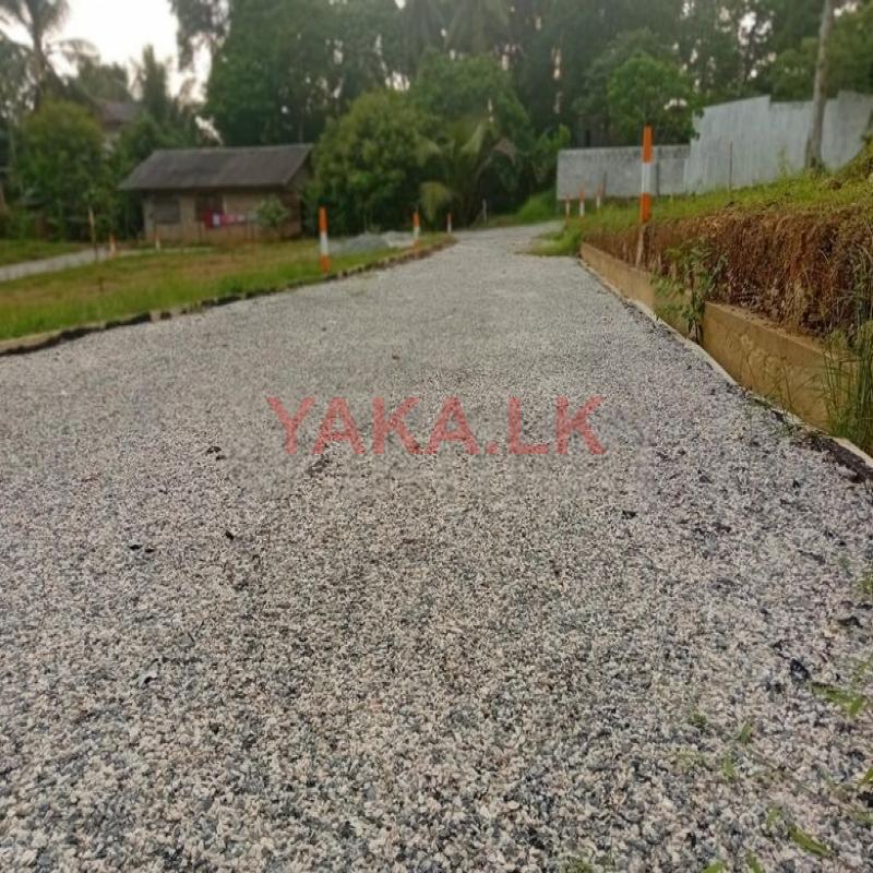 Land for sale in Yakkala