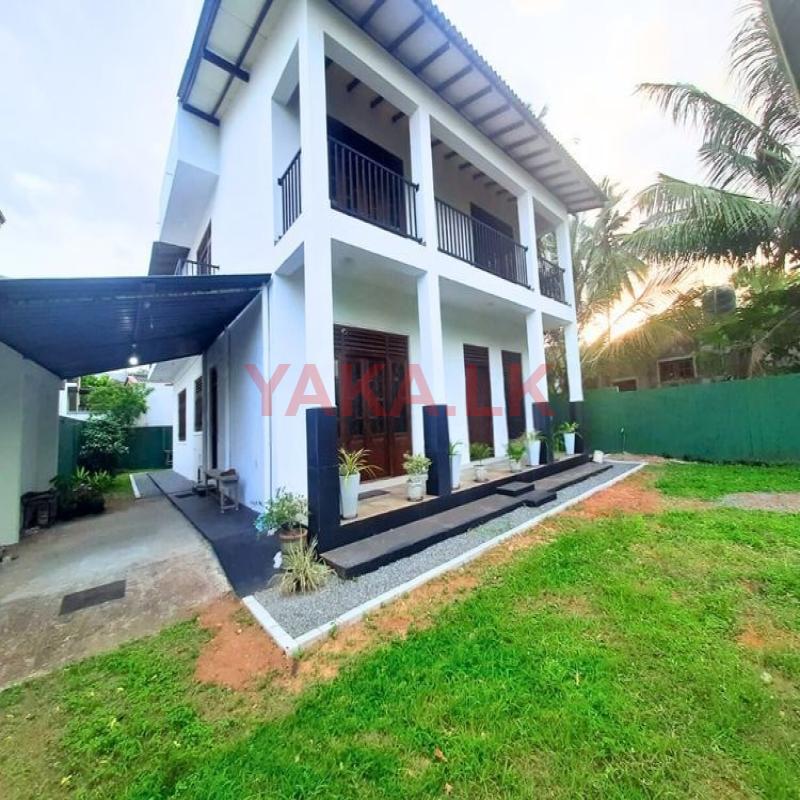 කුරුණෑගල නගර සීමාවේ සුඛෝපභෝගී දෙමහල් නිවසක් විකිණීමට