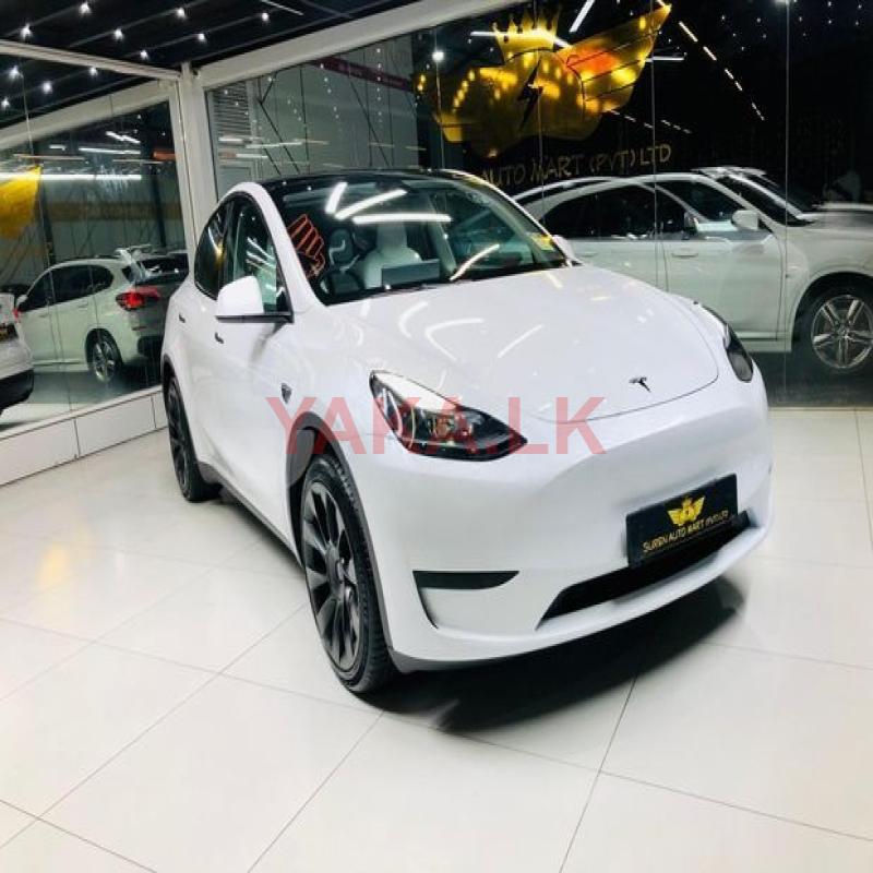 Tesla Model Y LONG RANGE SUV 2024