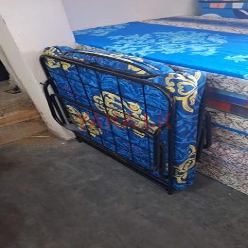 6*2.5ft Folding Bed and Mattress