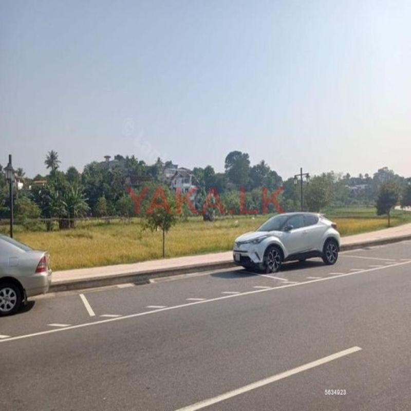 Kotte, Madiwela, Beautiful 98.7 Perches of Residential Land for Sale