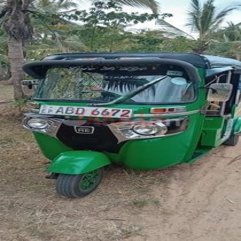 Bajaj RE 2015