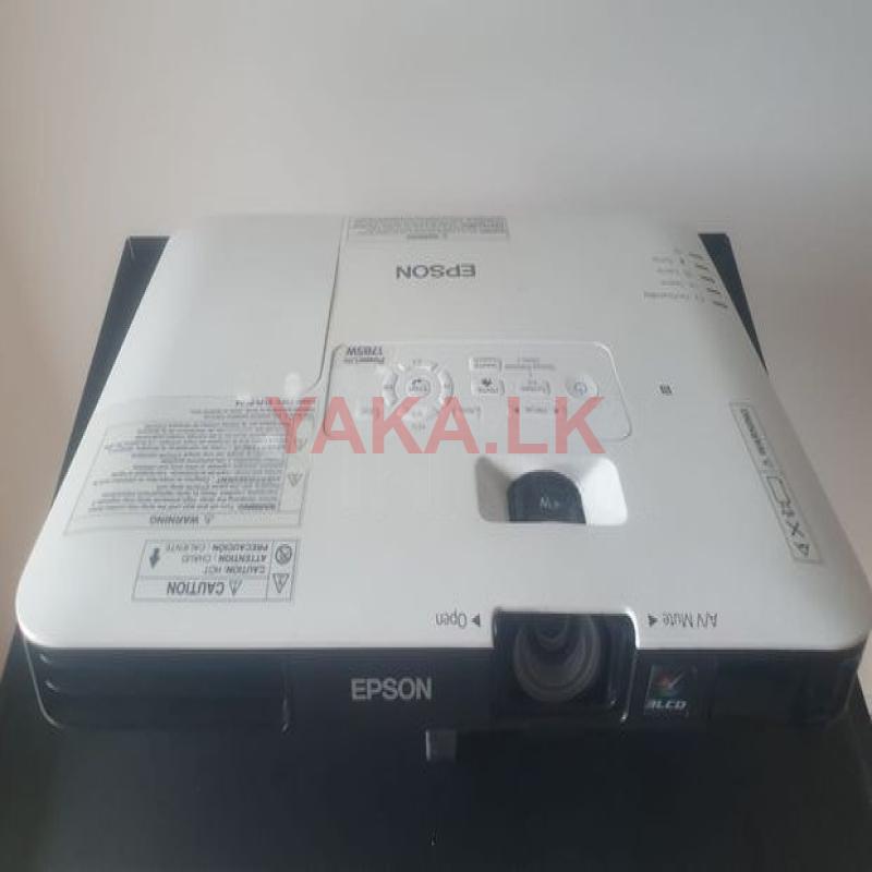 EPSON 1785 Smart Projector
