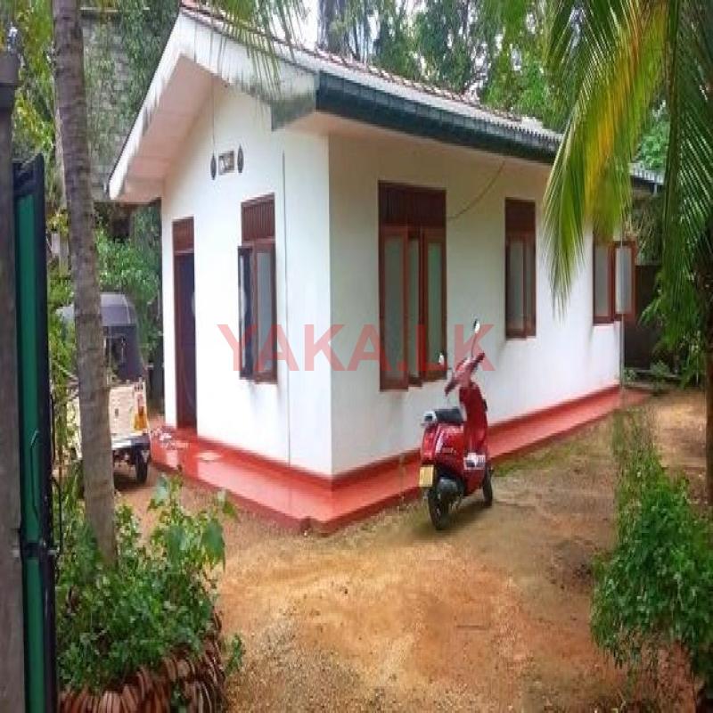 House in Kaduwela Korathota Rd