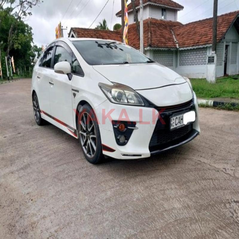 Toyota Prius 3rd Gen(Hybrid)Car-For Rent