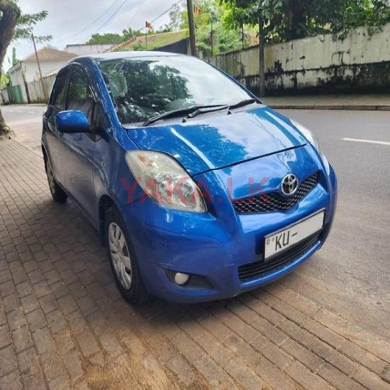 Rent a Car - Toyota Vitz SCP90