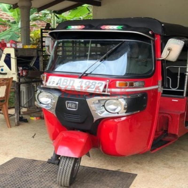 Bajaj RE 2015