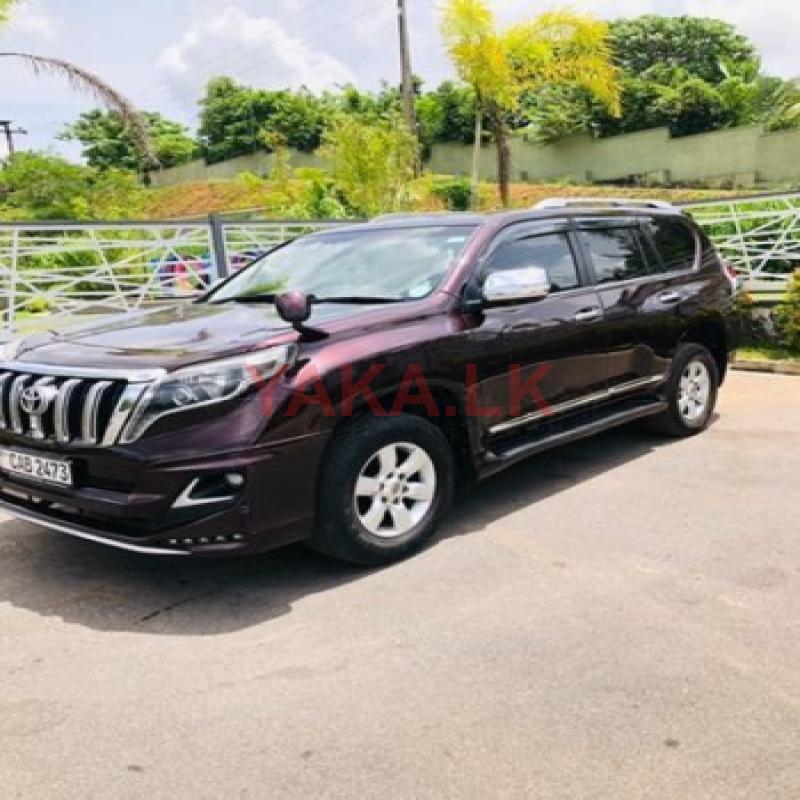 Rent a car Land cruiser prado