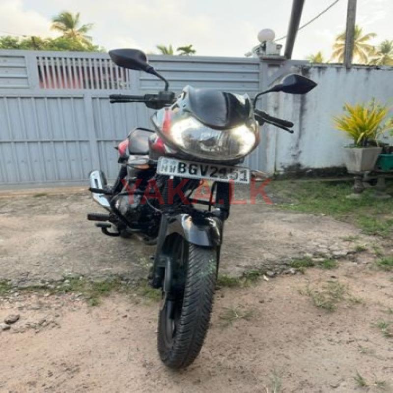 Bajaj Discover 125 2018 Red and Black
