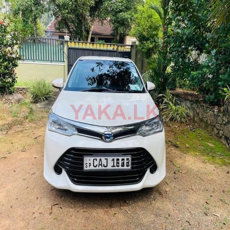 Toyota Axio Hybrid G Grade 2015