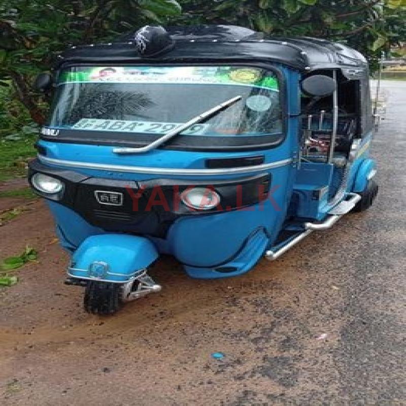 Bajaj RE 2015