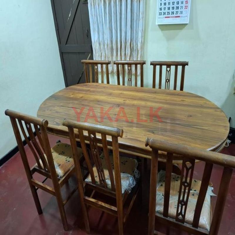 Dinning Table with 6 Chairs