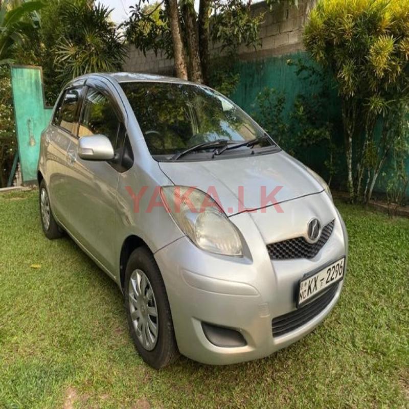 Toyota Vitz SCP90 1.3l 2010