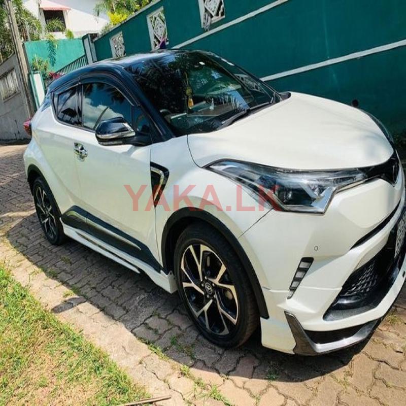 Rent a Car - Toyota CHR