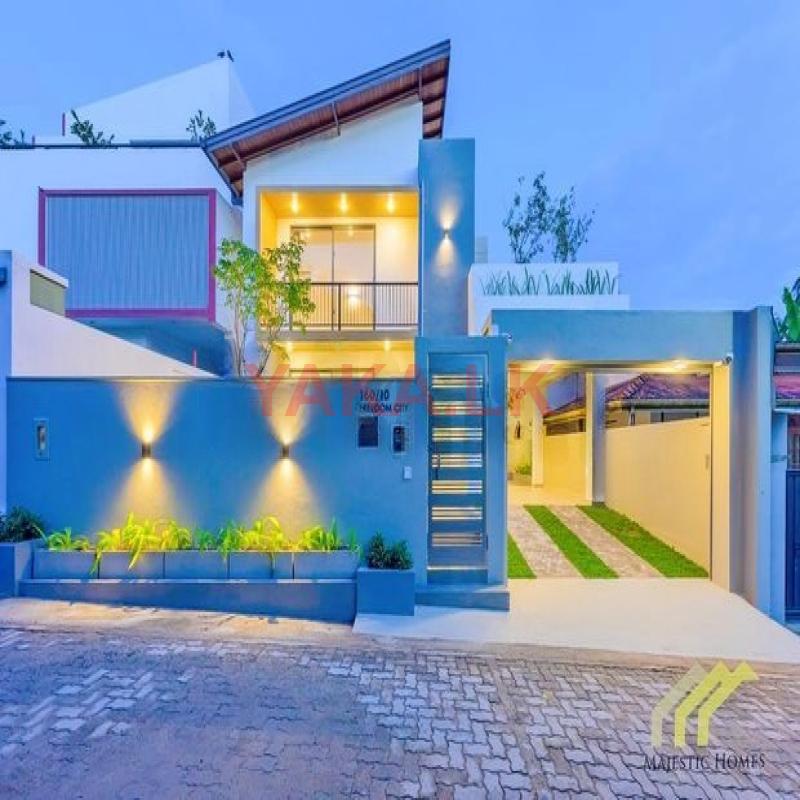 ඉහළ නිමාවකින් නවීන මෝස්තරයකට ඉදිකල සුඛෝපභෝගී නිවස විකිණීමට කැස්බෑව