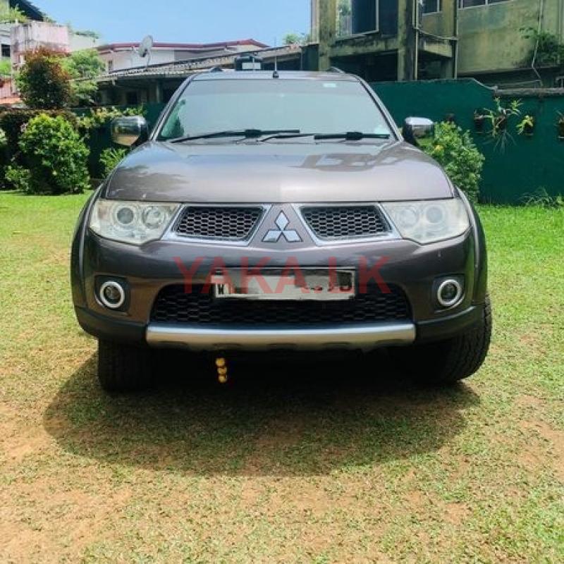 Rent A Car -Montero Sport