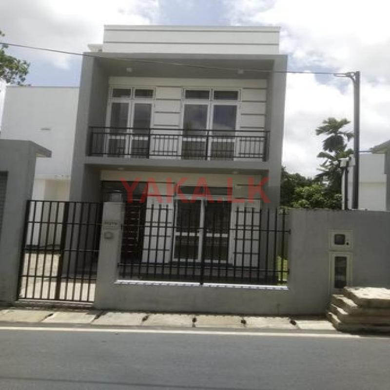 2 Story 3 Bedrooms House for Rent Kottawa - EH377