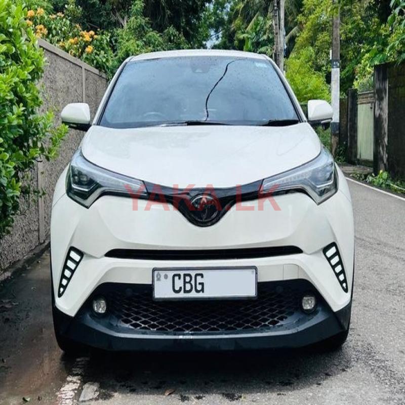 Rent a Jeep - Toyota CHR