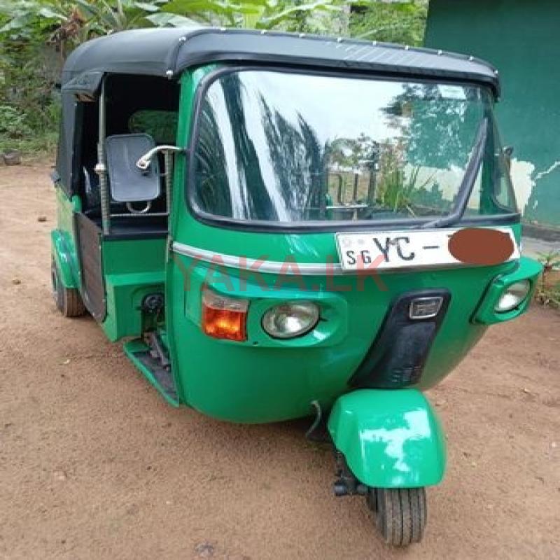 Bajaj RE 2010