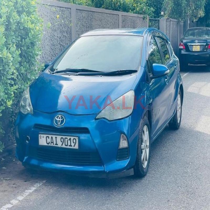 Rent a Car - Toyota Aqua