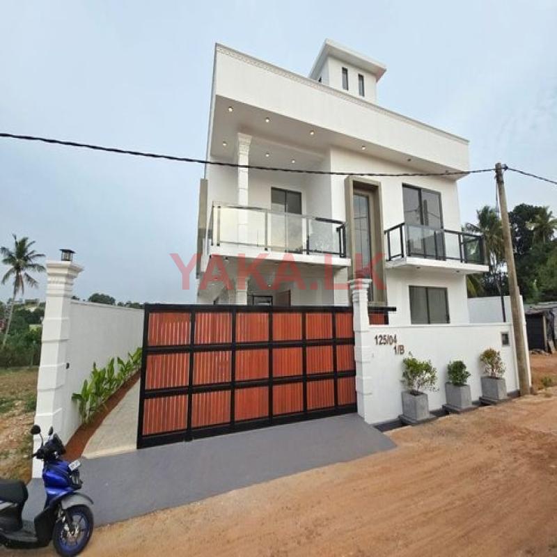 Architecture House For Sale In Piliyandala
