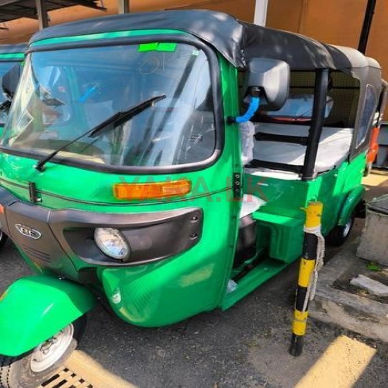 Bajaj RE 2025