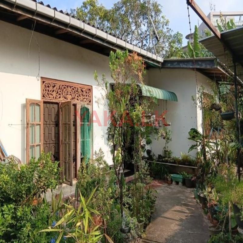 Boralesgamuwa off Janatha Mw 3 BR house on 12.3 Perches Land for Sale