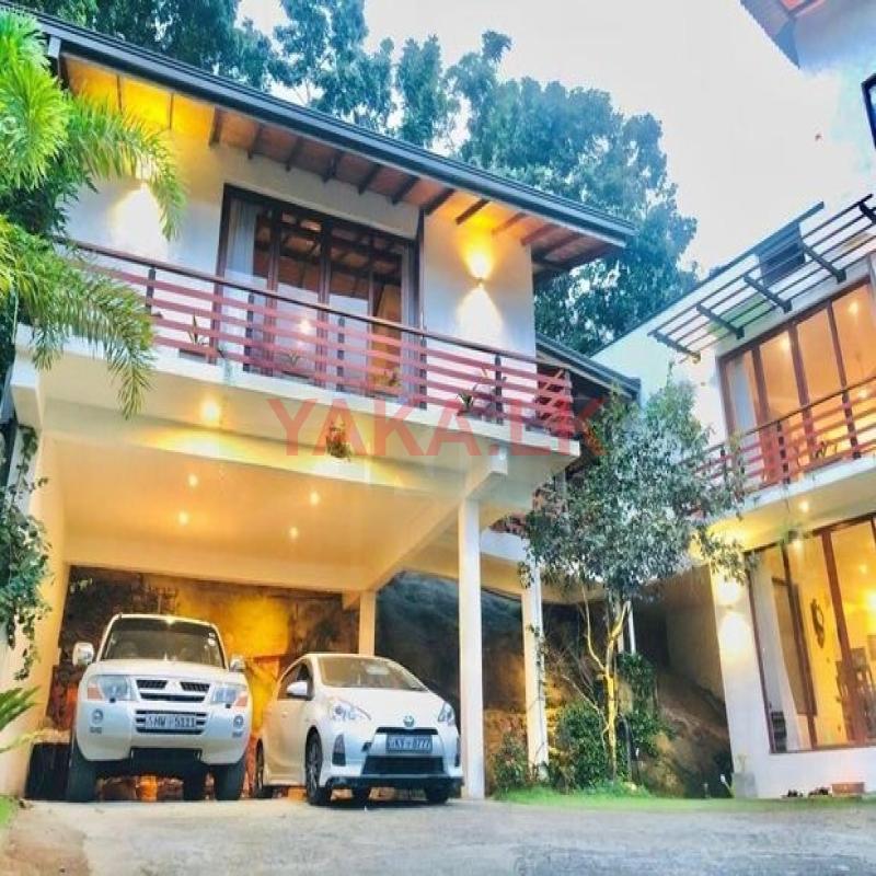 අලදෙනිය පිහිටි පර්චස් 55 ක සුකෝපබෝගී දෙමහල් නිවස ඉක්මනින් විකිනීමට