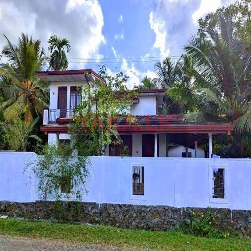 House for Sale in Homagama Moragahahena - 200 m to Meepe Horana Rd