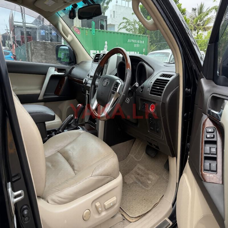 Toyota Land Cruiser Prado 2011
