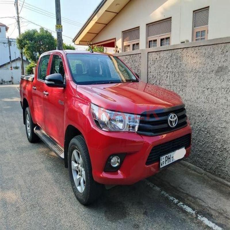 Rent A Car - Toyota Hilux 2017