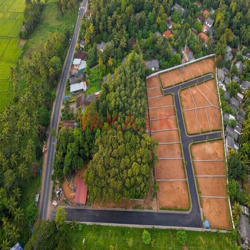 කොස්ගම හයිලෙවල් පාරින් පදිංචියට ඉඩම්