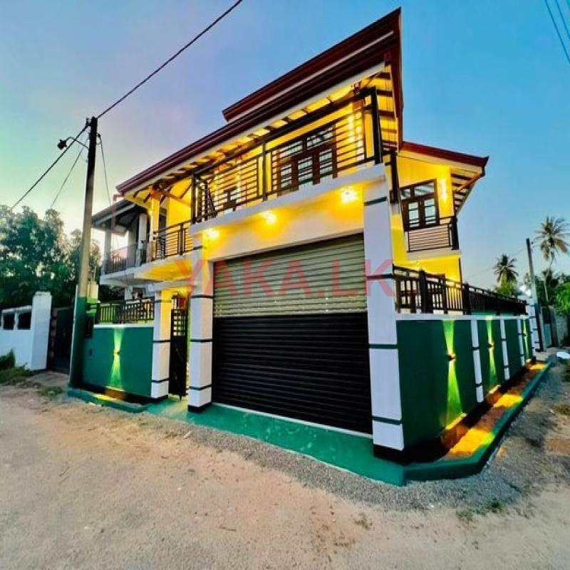 Well Solid Built Near To Bus Road Upstairs House For Sale In Negombo