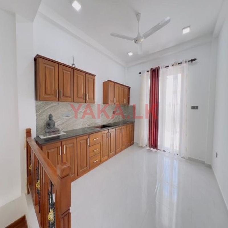 සුඛෝපභෝගී අලුත්ම නිවසක් බත්තරමුල්ලෙන්