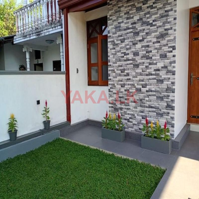 super luxury house for sale in athurugiriya Ds6853