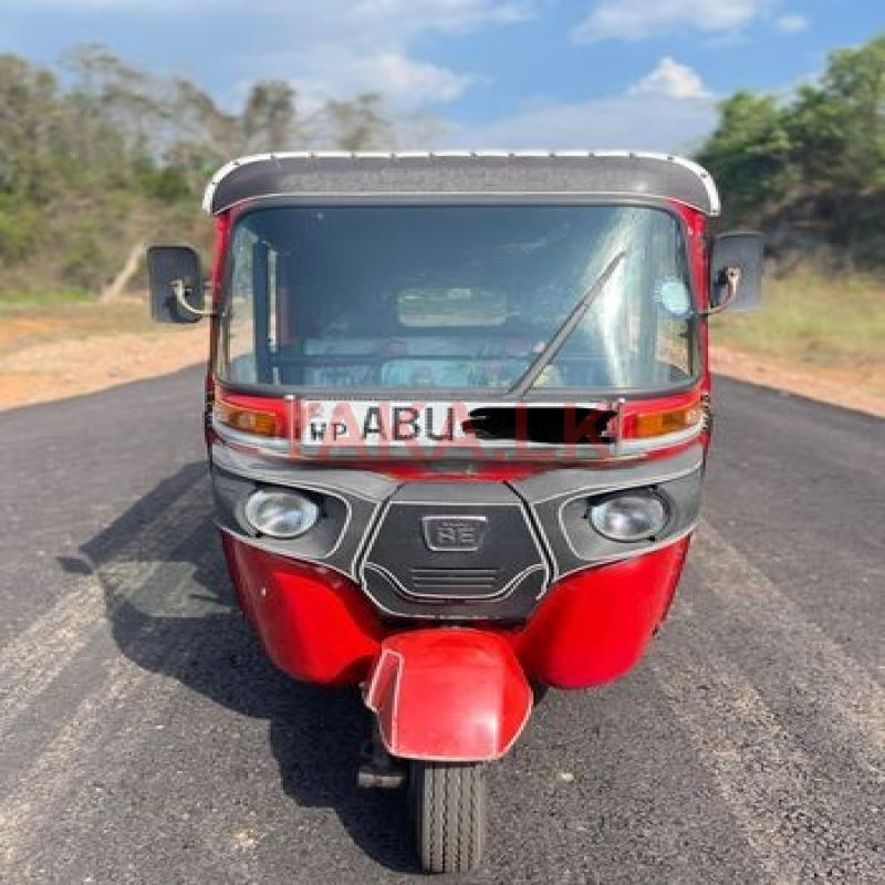 Bajaj RE 2019