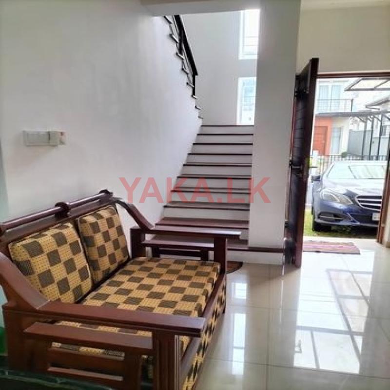 3 Bedroom House for Sale - Kahathuduwa (EM432)