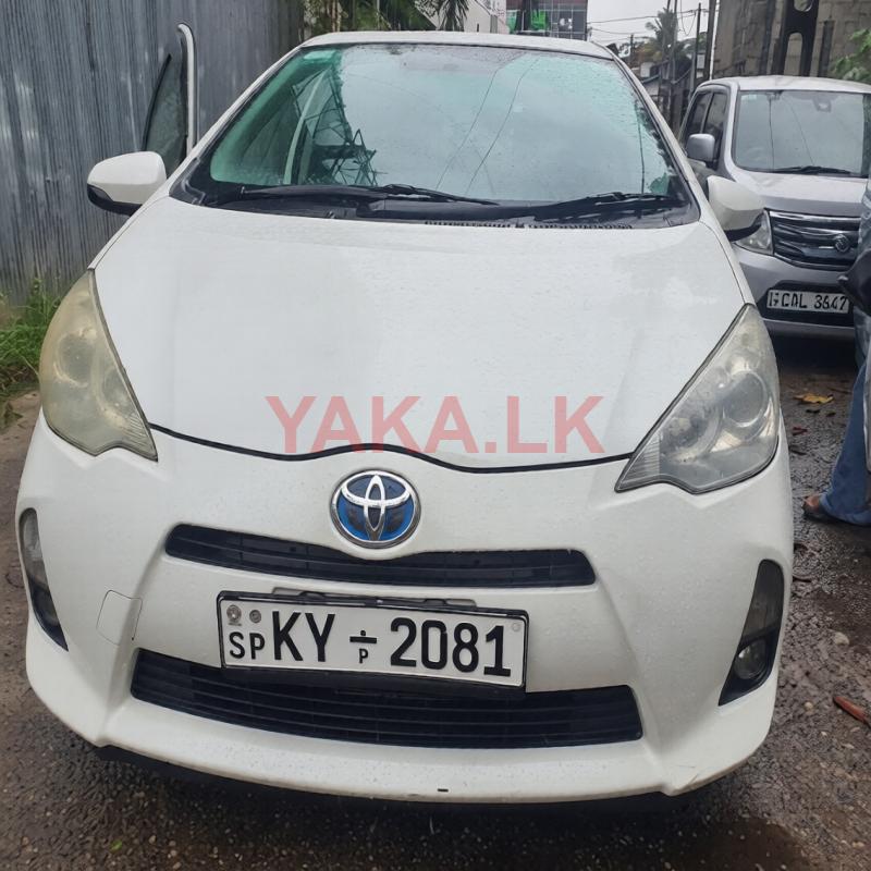 Rent a Car Toyota Aqua