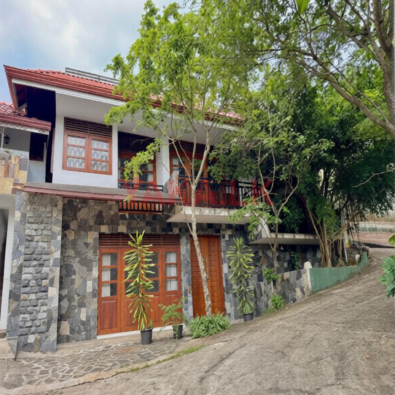 3 Bedroom Two-Storey House for Rent Kandy