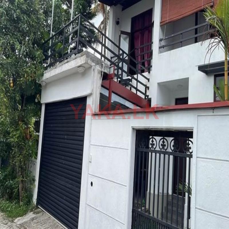 House for Sale Between Boralesgamuwa Junction and Maharagama Town