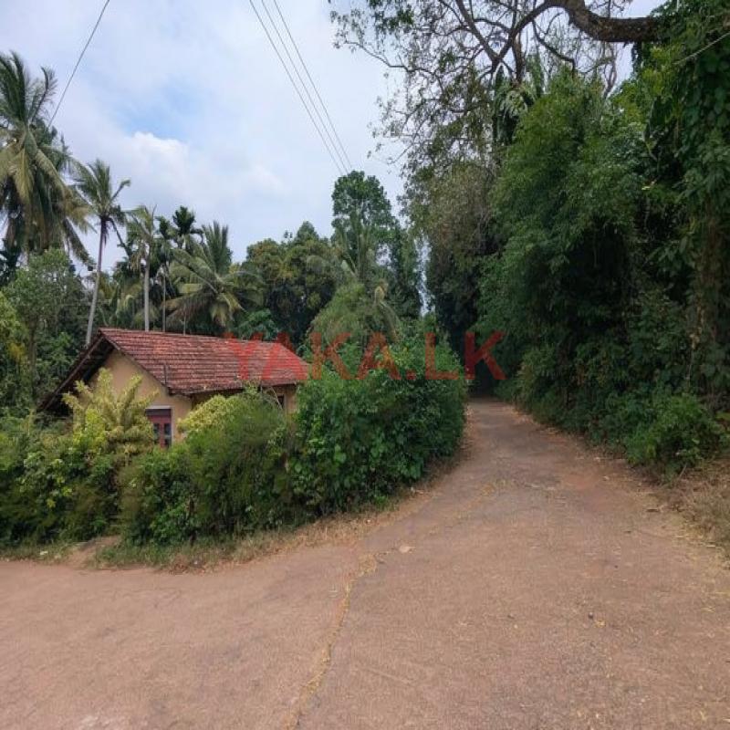 Land for sale in mirigama