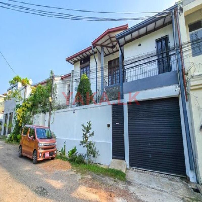 Thalawatugoda Gated Community 10.5 Perch 5BR A/C Luxury House For Sale