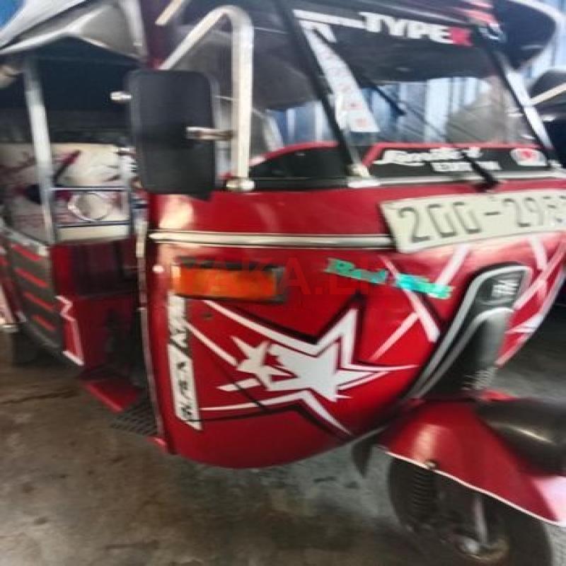 Bajaj RE 2001